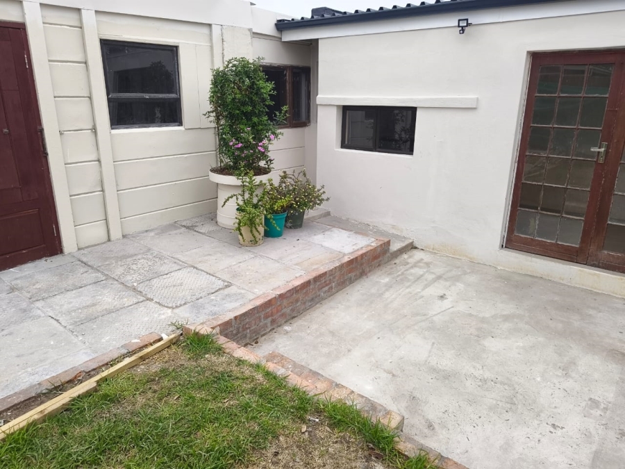 To Let 3 Bedroom Property for Rent in Sanddrift Western Cape